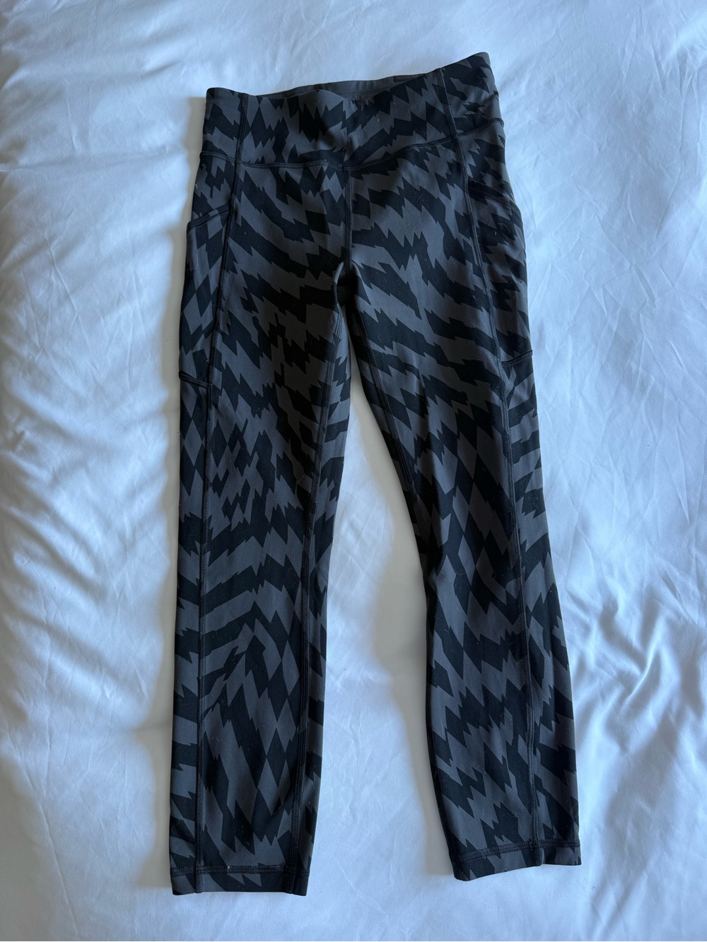 lululemon athletica Black & Dark Gray Patterned Cropped Leggings
